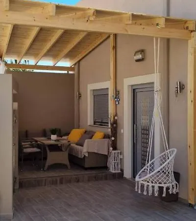 Nana's House شقة