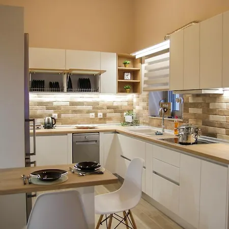 Nana's House アパート アファンドウ