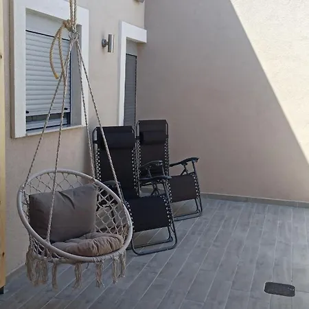 Nana's House アパート アファンドウ